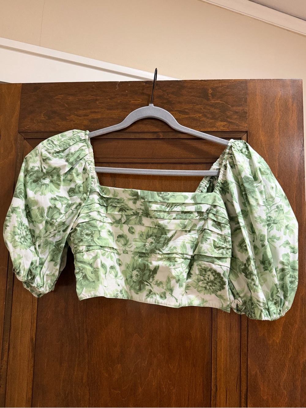 Abercrombie Green & White Floral Smocked Puff Sleeve Crop Top M